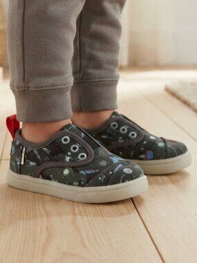 New TOMS Glow in the Dark Sneakers with Alien space print 6